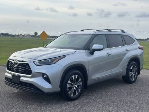2022 Toyota Highlander XLE AWD photo