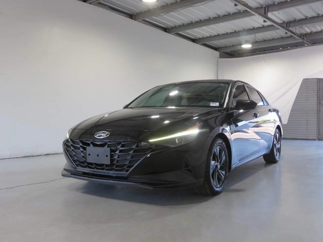 2022 Hyundai Elantra SEL FWD photo
