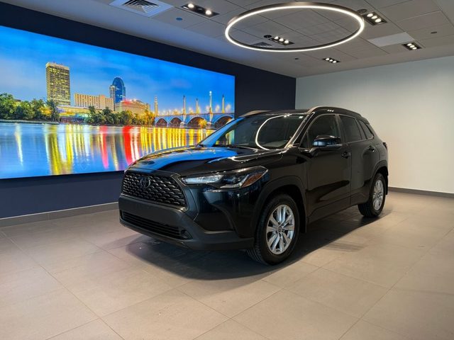 2022 Toyota Corolla Cross LE AWD photo