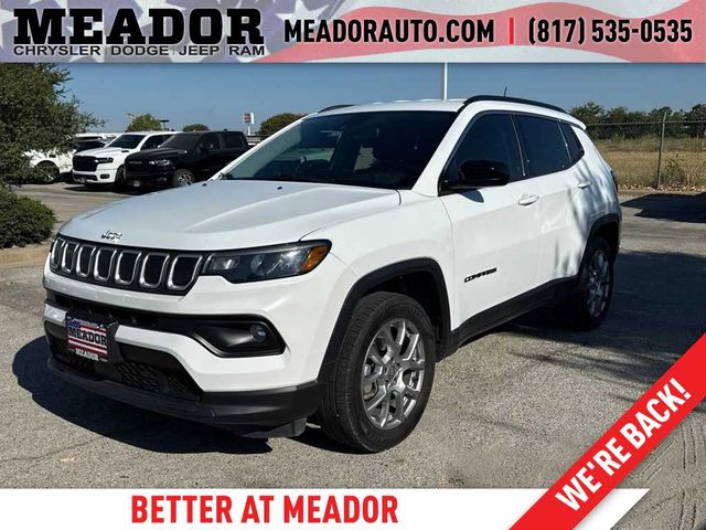 2022 Jeep Compass Latitude Lux 4WD photo