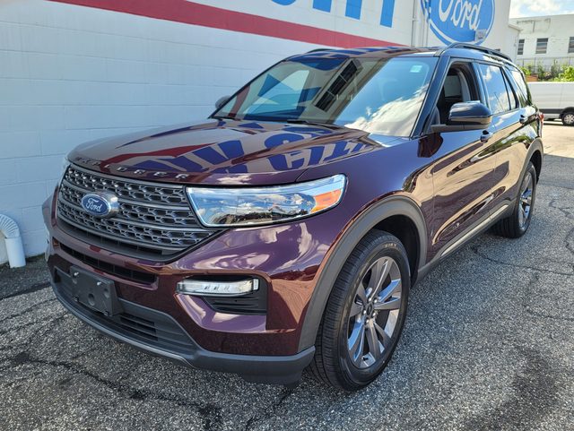 2022 Ford Explorer XLT 4WD photo