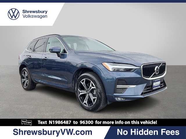 2022 Volvo XC60 Momentum AWD photo
