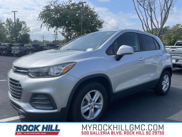 2022 Chevrolet Trax LS FWD photo