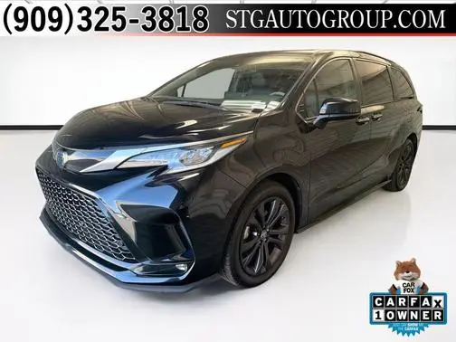 2022 Toyota Sienna XSE FWD photo