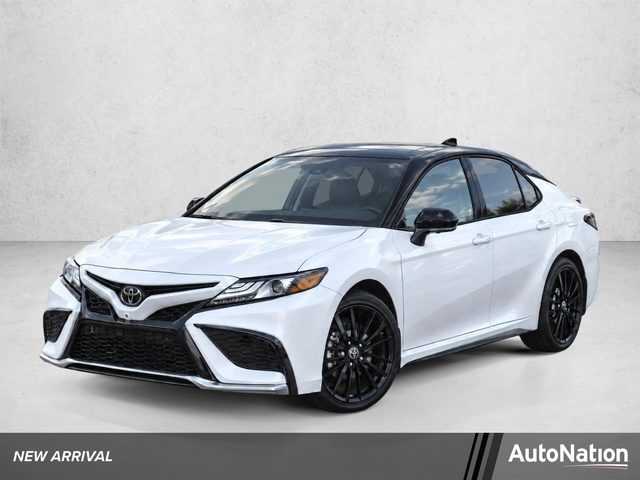 2022 Toyota Camry XSE V6 FWD photo