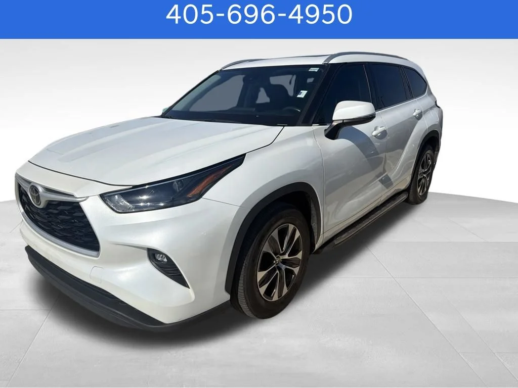 2022 Toyota Highlander XLE FWD photo