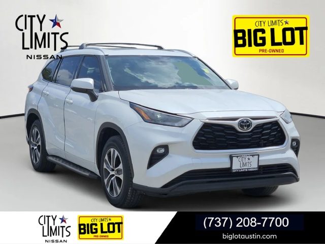 2022 Toyota Highlander XLE FWD photo