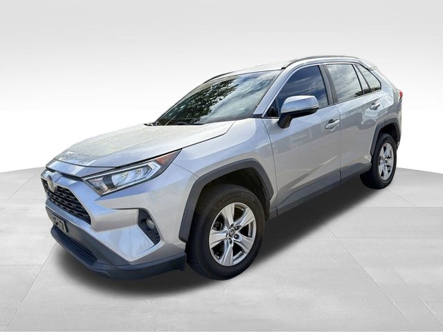 2020 Toyota RAV4 XLE AWD photo