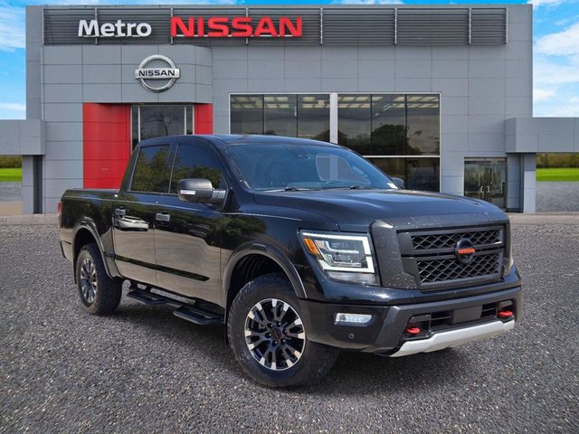2022 Nissan Titan PRO-4X 4WD photo
