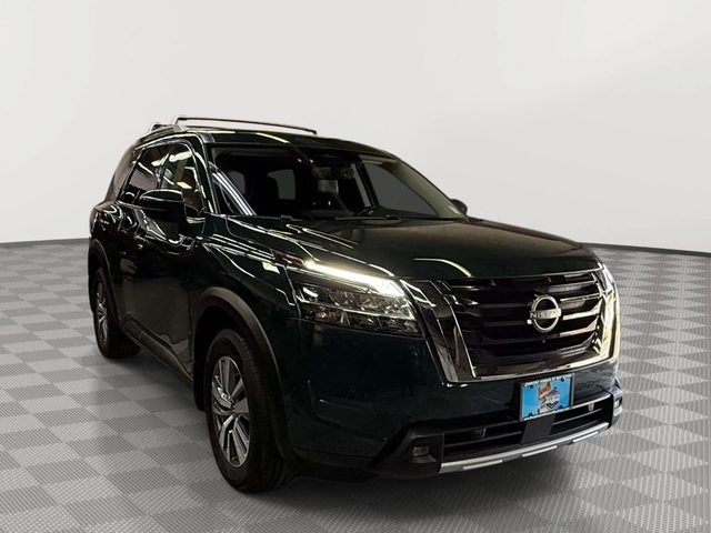 2022 Nissan Pathfinder SL 4WD photo