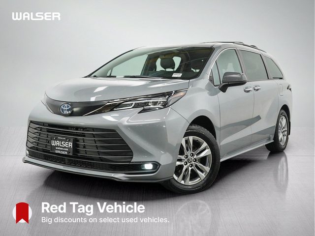 2022 Toyota Sienna XLE Woodland Edition AWD photo