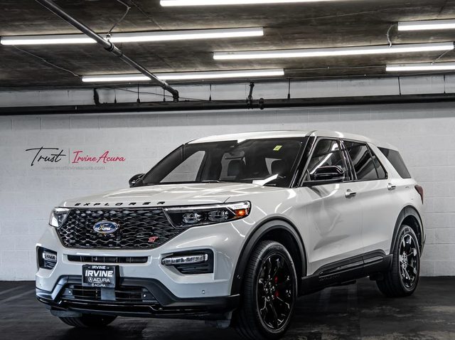 2022 Ford Explorer ST 4WD photo