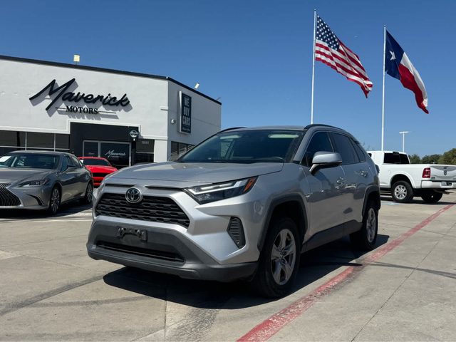 2022 Toyota RAV4 XLE FWD photo