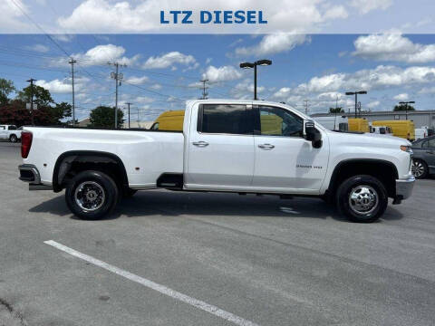 2022 Chevrolet Silverado 3500HD LTZ RWD photo