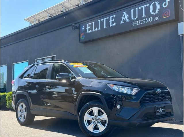 2019 Toyota RAV4 XLE AWD photo