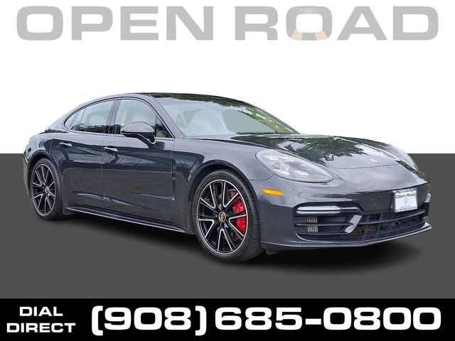 2022 Porsche Panamera GTS AWD photo