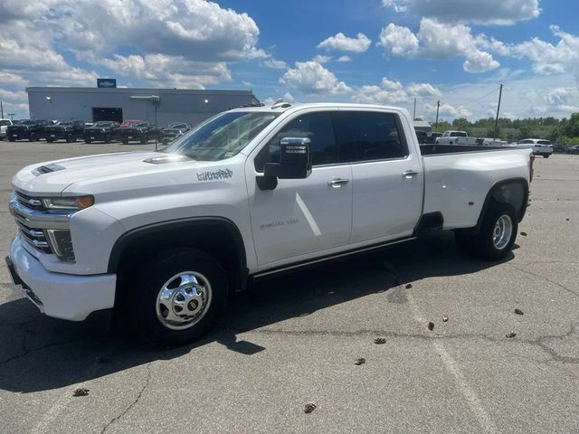 2022 Chevrolet Silverado 3500HD High Country 4WD photo