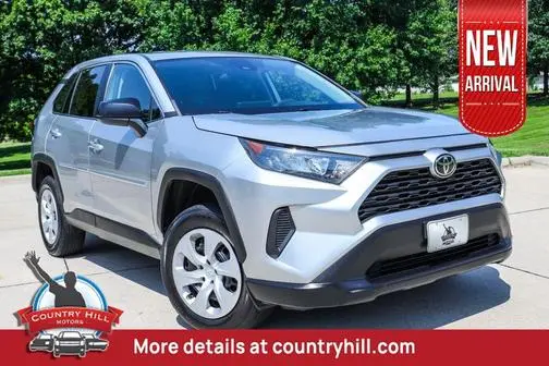 2022 Toyota RAV4 LE AWD photo