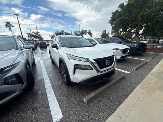 2021 Nissan Rogue S FWD photo