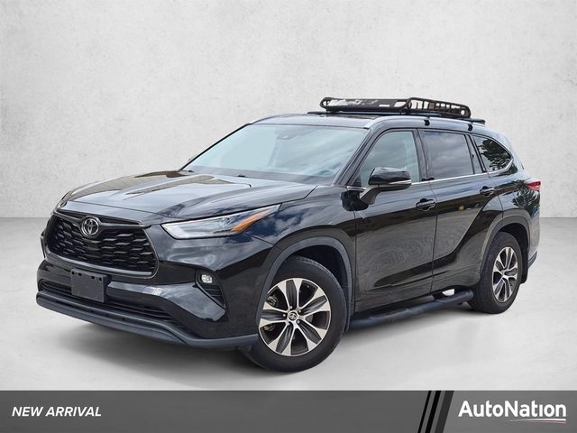 2022 Toyota Highlander XLE AWD photo