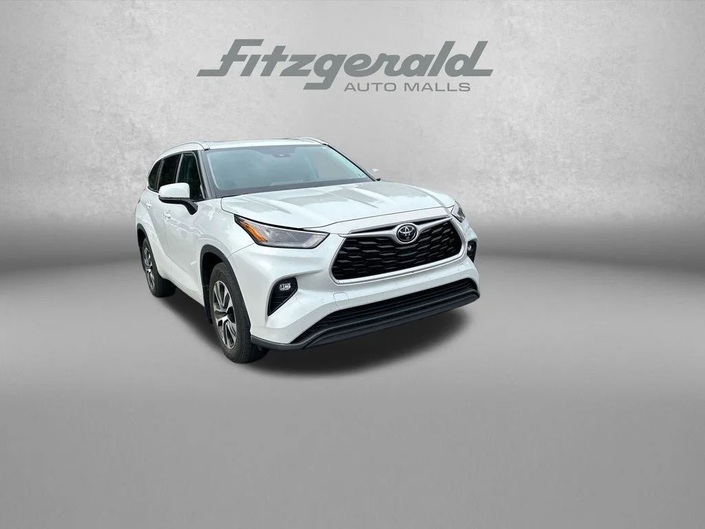 2022 Toyota Highlander XLE AWD photo