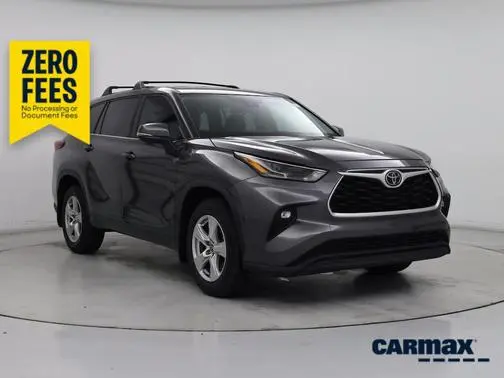 2022 Toyota Highlander LE FWD photo