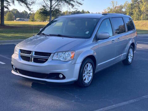 2019 Dodge Grand Caravan SXT FWD photo