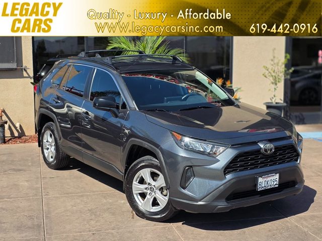 2019 Toyota RAV4 LE FWD photo