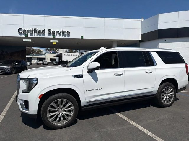 2022 GMC Yukon XL Denali 4WD photo