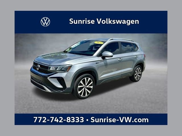 2022 Volkswagen Taos SE FWD photo