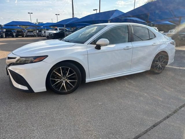 2022 Toyota Camry SE AWD photo