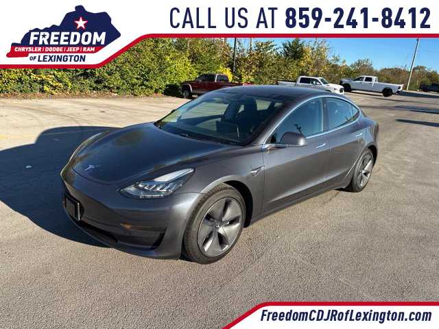 2020 Tesla Model 3 Standard Range RWD photo