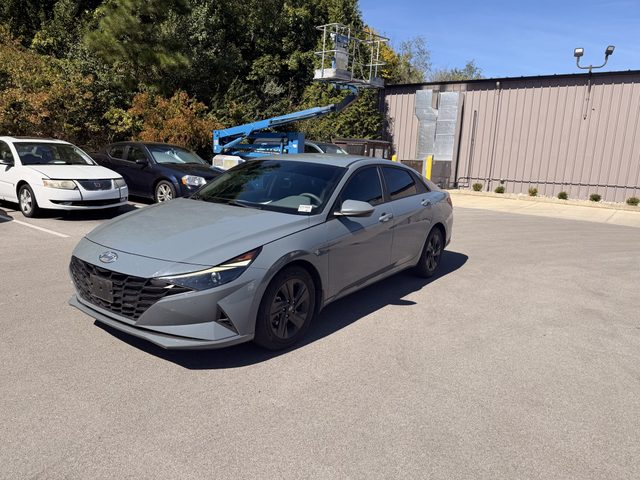 2022 Hyundai Elantra SEL FWD photo