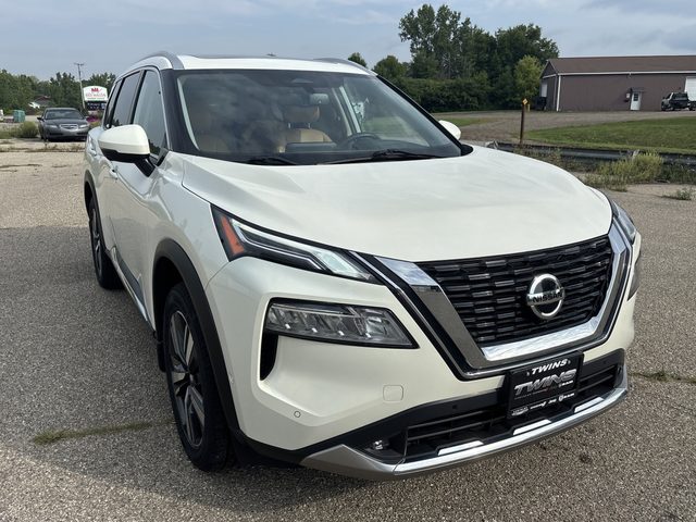 2021 Nissan Rogue Platinum FWD photo
