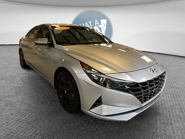 2022 Hyundai Elantra SEL FWD photo