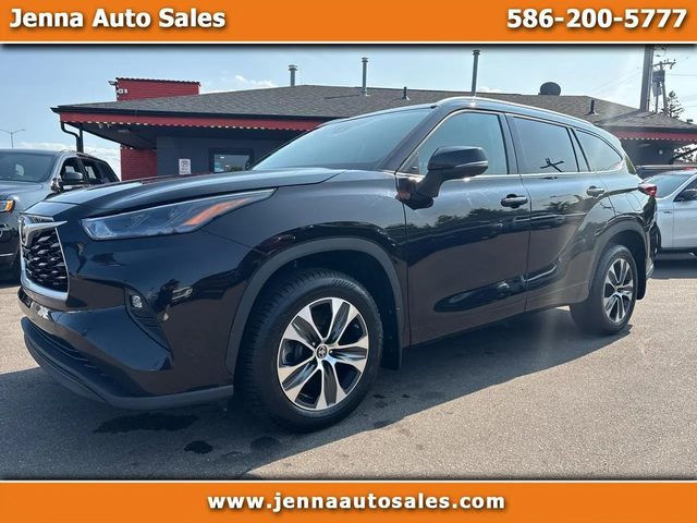 2022 Toyota Highlander XLE AWD photo