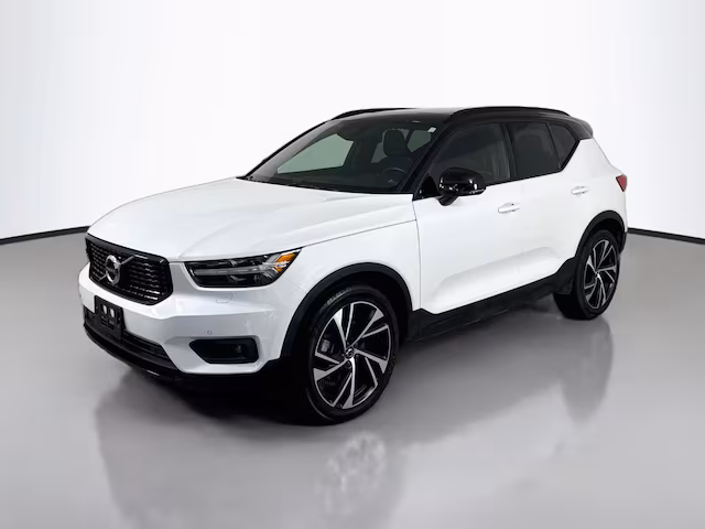 2022 Volvo XC40 R-Design AWD photo
