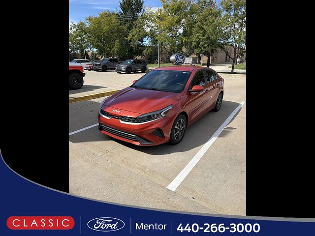 2022 Kia Forte LXS FWD photo