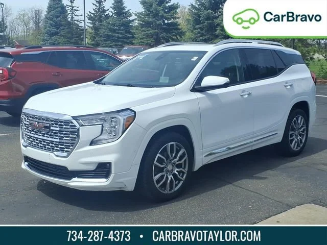 2022 GMC Terrain Denali AWD photo