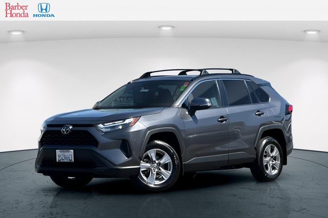 2022 Toyota RAV4 XLE FWD photo