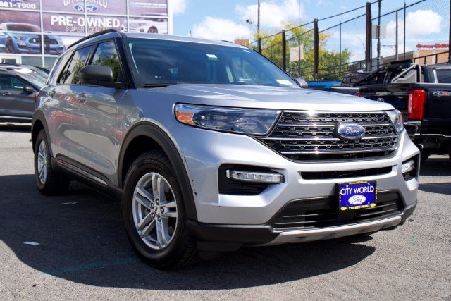 2022 Ford Explorer XLT 4WD photo