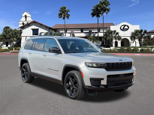 2022 Jeep Grand Cherokee L Altitude RWD photo