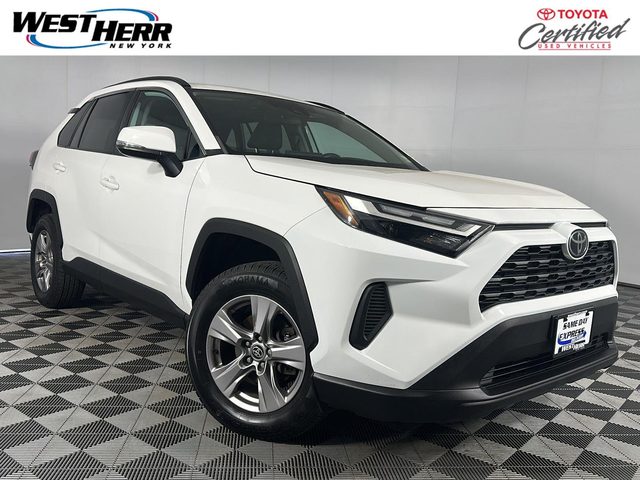 2022 Toyota RAV4 XLE AWD photo