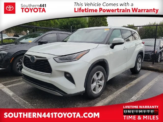2022 Toyota Highlander Hybrid LE FWD photo