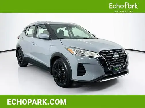 2022 Nissan Kicks SV FWD photo