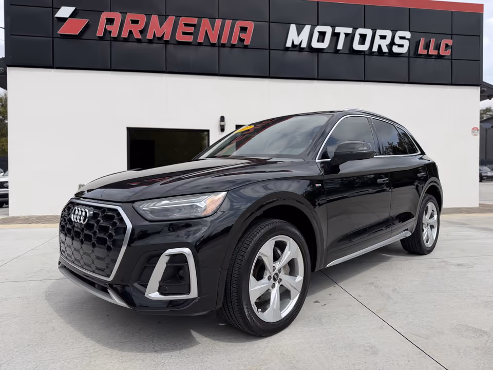 2022 Audi Q5 S line Prestige AWD photo