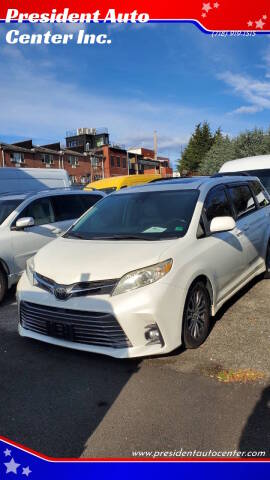 2018 Toyota Sienna XLE FWD photo