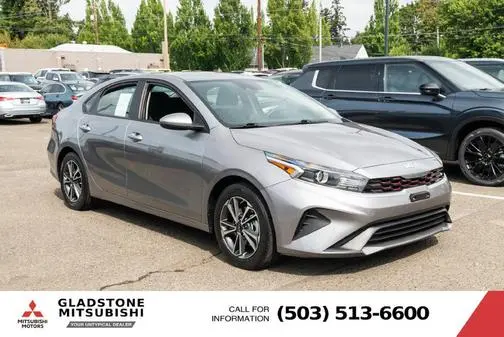 2022 Kia Forte LXS FWD photo