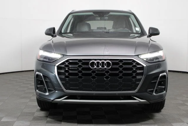 2022 Audi Q5 S line Prestige AWD photo