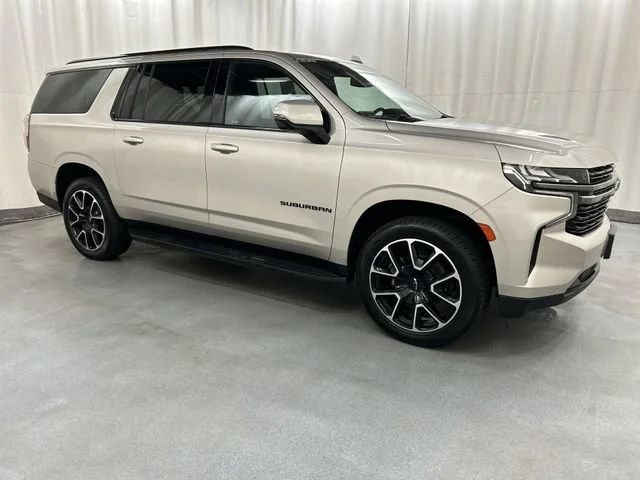 2022 Chevrolet Suburban RST 4WD photo